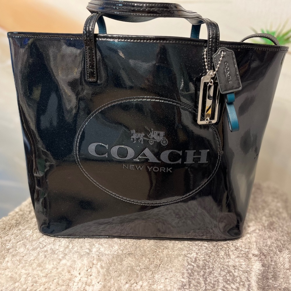 STUNNING NWT COACH Patent Leather tote bag